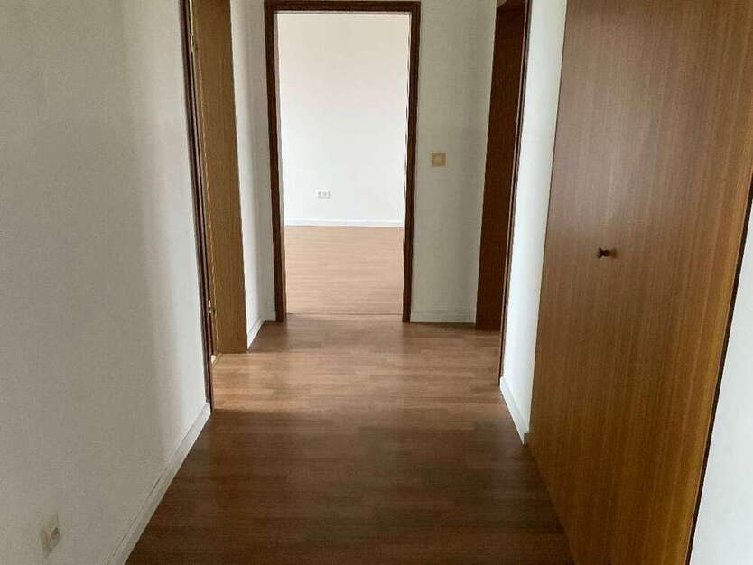 Wohnung zum Mieten in Kitzingen 272,86 € 61.38 m²