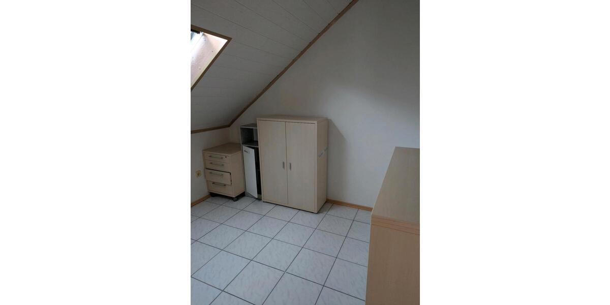 Dachgeschoss Wohnung mieten in Wald-Erlenbach, Heppenheim 2 zimmer