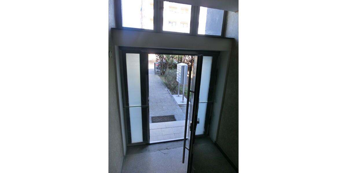 N-Katzwang: Gehobene 2-Zimmer-DG-Wohnung (u.a. mit Parkett, Granit, hell usw.) Top! von Privat - 2- Nürnberg Katzwang | Angebot:25960401