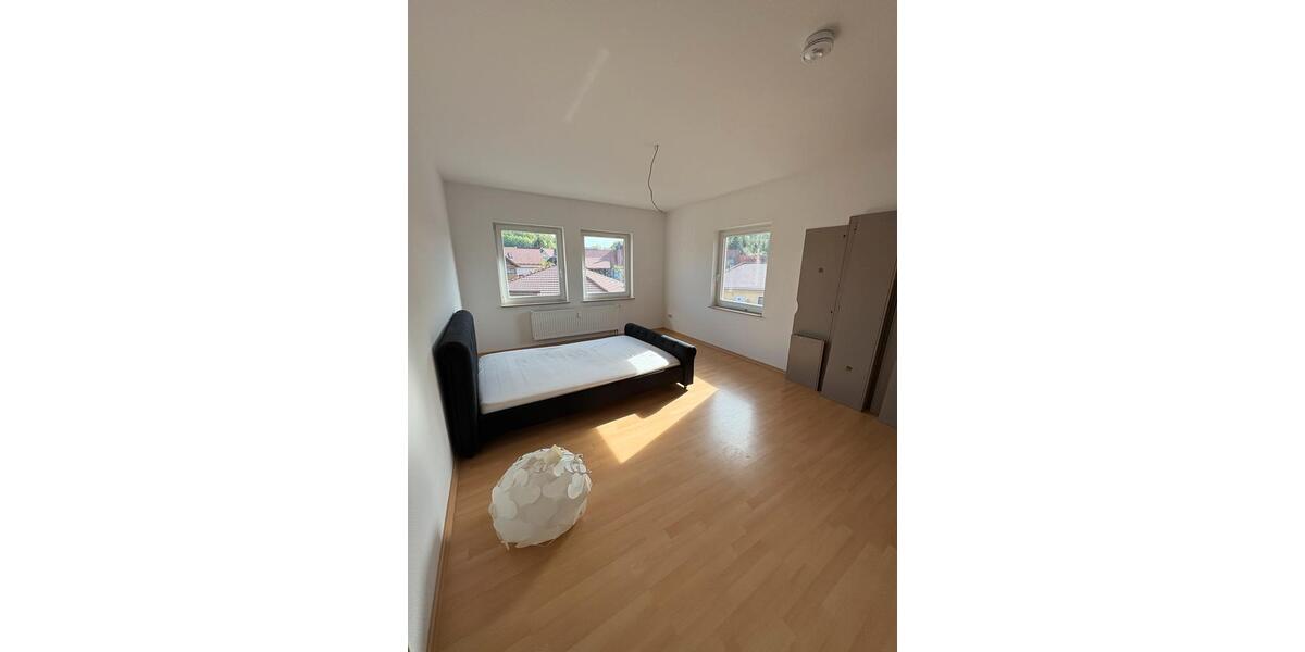 Etagenwohnung Themar - 3 Zimmer, 114 m&sup2;, 960&euro; | Angebot:26483251