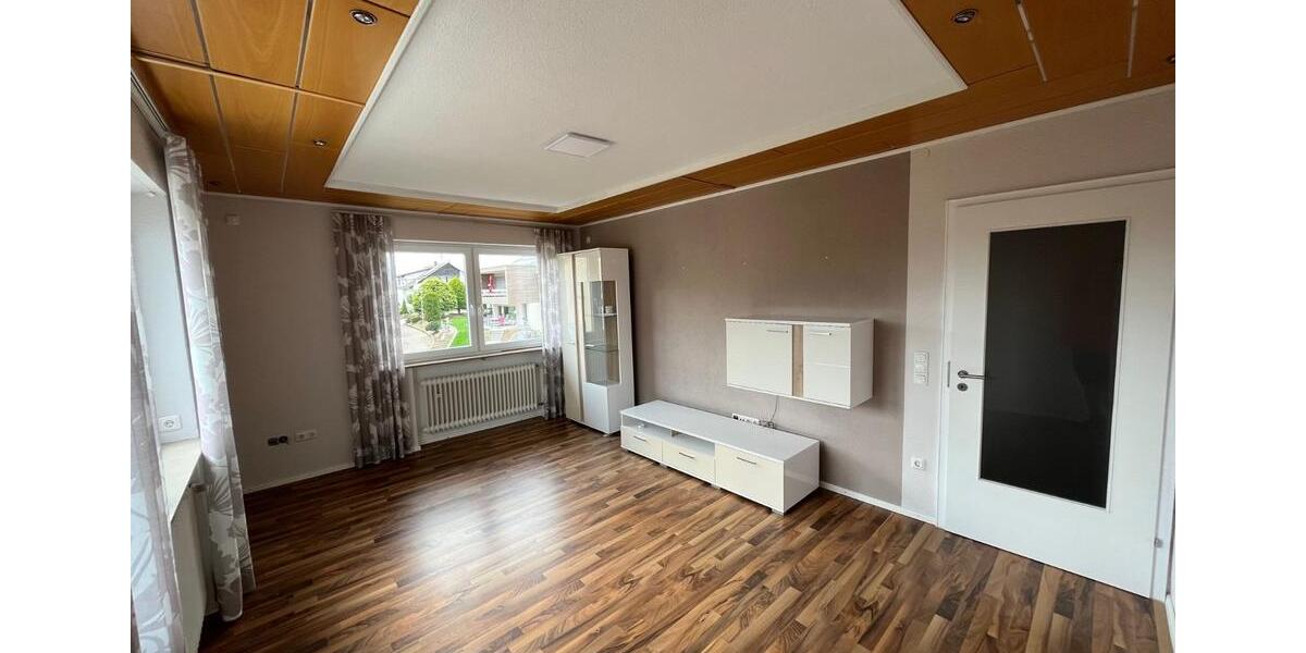 Etagenwohnung Unterschneidheim - 6 Zimmer, 130 m&sup2;, 1.100&euro; | Angebot:24804733
