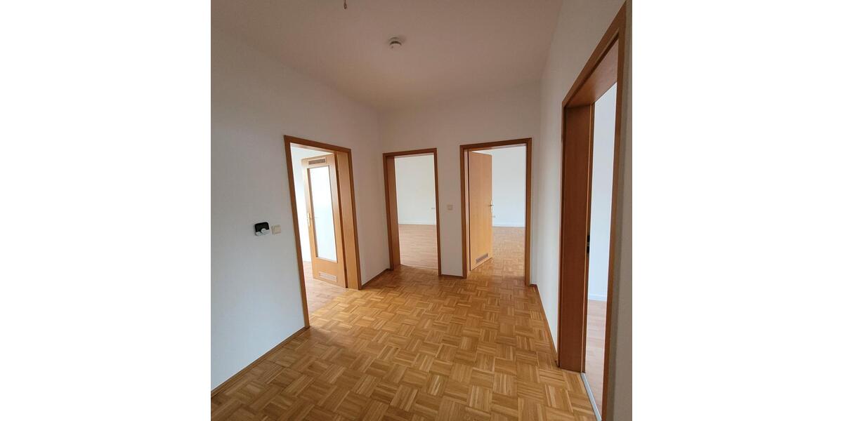 Etagenwohnung Kassel - 3 Zimmer, 77 m&sup2;, 740&euro; | Angebot:26632456