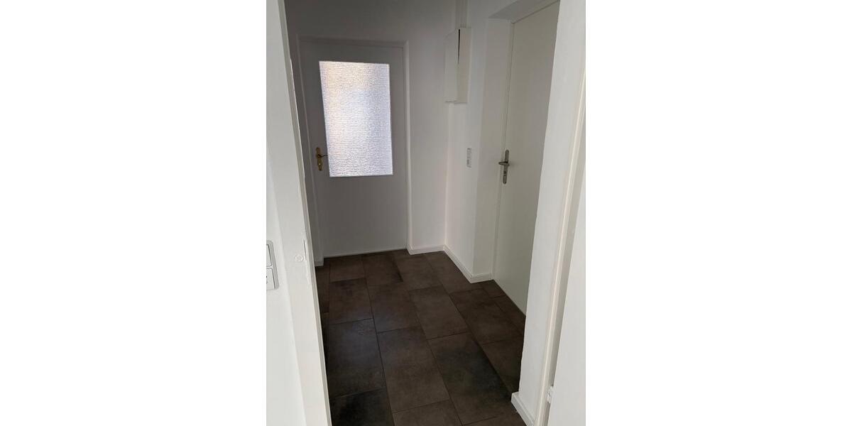 Etagenwohnung Limbach-Oberfrohna Oberfrohna - 2 Zimmer, 65 m&sup2;, 390&euro; | Angebot:26695177