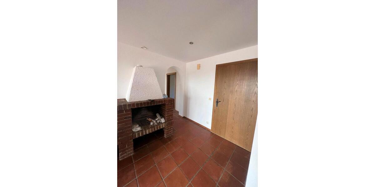 Hochparterre Bruckberg - 5 Zimmer, 120 m&sup2;, 1.200&euro; | Angebot:26444208