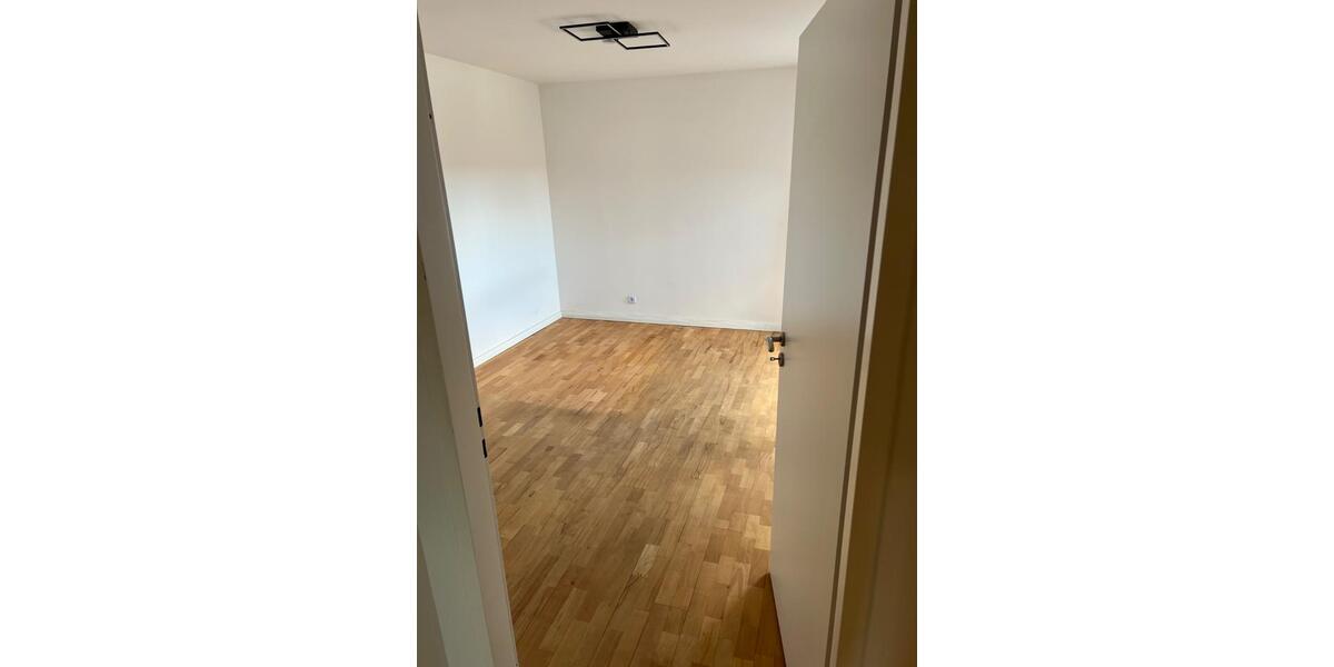 Dachgeschoßwohnung Berlin Mitte - 3 Zimmer, 100 m&sup2;, 1.525&euro; | Angebot:25649546