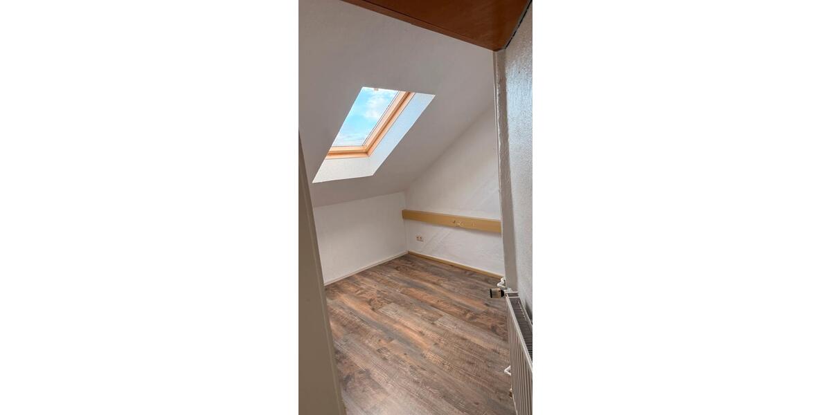 Dachgeschoßwohnung Arnstadt - 3.5 Zimmer, 120 m&sup2;, 1.100&euro; | Angebot:24865356