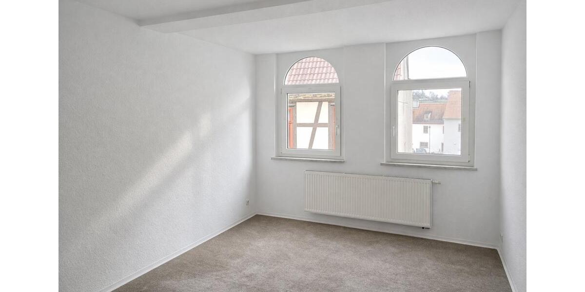 Etagenwohnung Eisenberg - 3 Zimmer, 65 m&sup2;, 490&euro; | Angebot:25633292