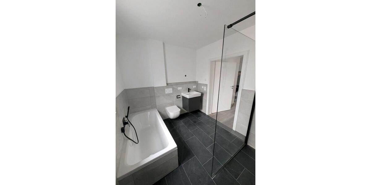 Erdgeschoßwohnung Bad Wurzach - 4 Zimmer, 97 m&sup2;, 1.200&euro; | Angebot:25636808