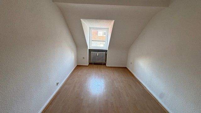 Etagenwohnung Saarbrücken St Johann - 3 Zimmer, 44 m&sup2;, 430&euro; | Angebot:25779823