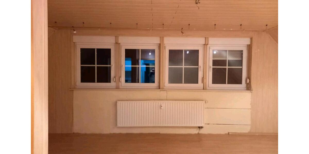 Dachgeschoßwohnung Lennestadt - 4 Zimmer, 98 m&sup2;, 1.000&euro; | Angebot:24801782