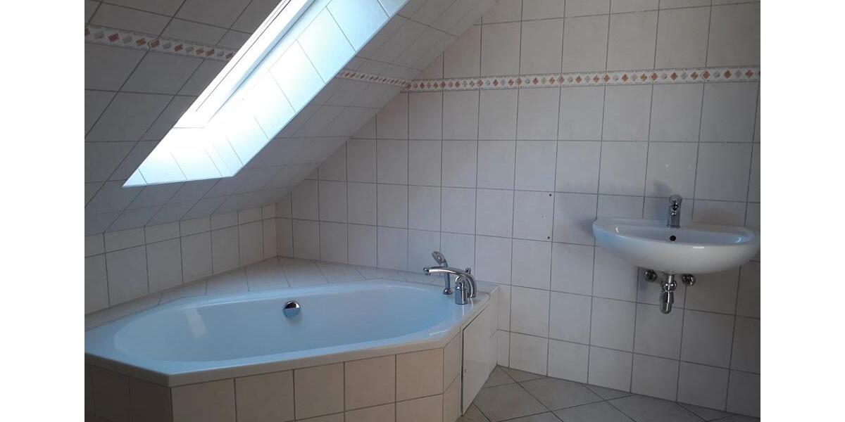 Dachgeschoßwohnung Lüdersdorf - 3 Zimmer, 66 m&sup2;, 700&euro; | Angebot:26431448