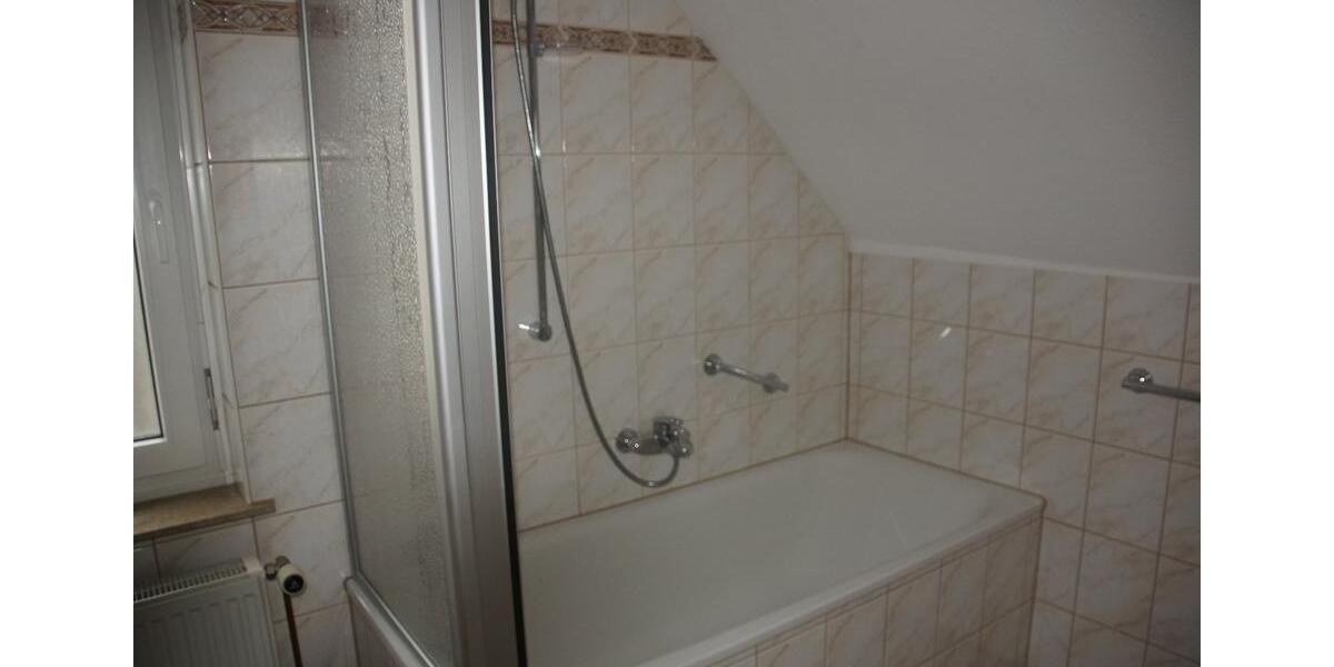 Dachgeschoßwohnung Ennepetal - 2 Zimmer, 79 m&sup2;, 400&euro; | Angebot:26532664
