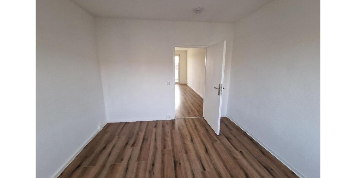 Etagenwohnung Zwenkau - 3 Zimmer, 60 m&sup2;, 375&euro; | Angebot:25845972