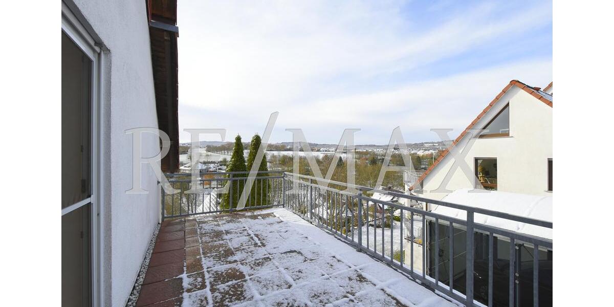 In schöner Idsteiner Lage: Helle 3-Zimmer-Wohnung mit Balkon, Terrasse und Parkmöglichkeit 3 zimmer