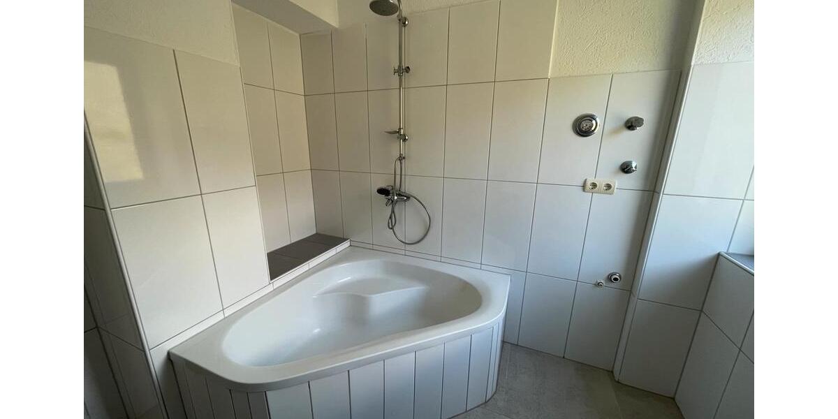 Etagenwohnung Plettenberg - 4 Zimmer, 115 m&sup2;, 700&euro; | Angebot:26250305