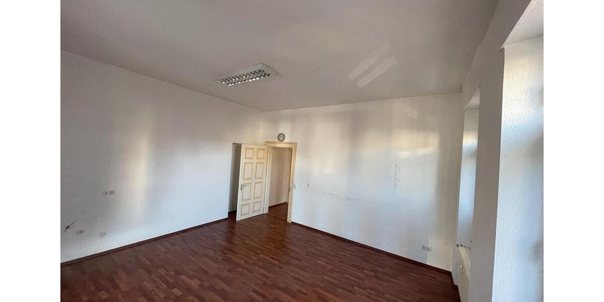 Etagenwohnung Sankt Wendel - 7 Zimmer, 134 m&sup2;, 900&euro; | Angebot:26532848