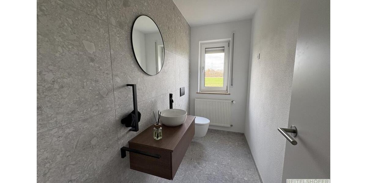 Erdgeschoßwohnung Wolframs-Eschenbach Eschenbach - 4 Zimmer, 130 m&sup2;, 1.200&euro; | Angebot:25716692