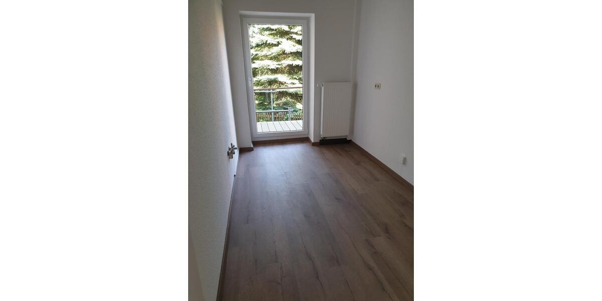 Erdgeschoßwohnung Hohenstein-Ernstthal Ernstthal - 3 Zimmer, 67 m&sup2;, 380&euro; | Angebot:26659159