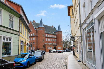 Wohnung Stralsund Altstadt - 3 Zimmer, 82 m&sup2;, 900&euro; | Angebot:26820339
