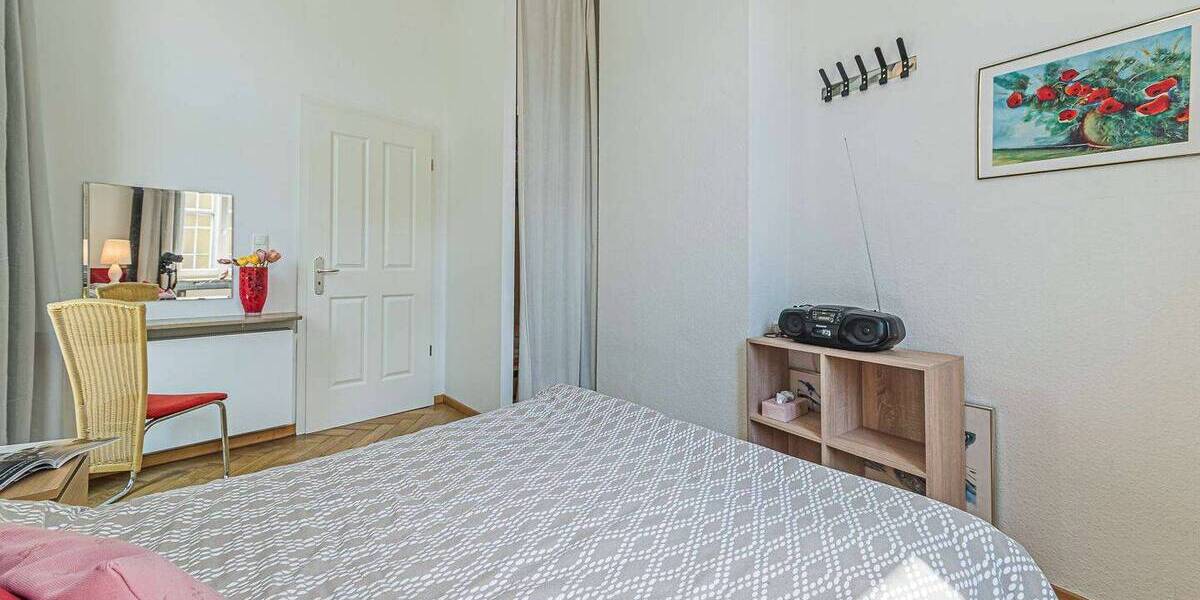 Etagenwohnung Frankfurt am Main Sachsenhausen - 2 Zimmer, 62 m&sup2;, 1.700&euro; | Angebot:26076041