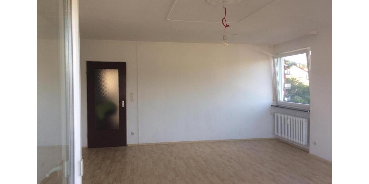 Zu vermieten: Helle 3-Zi-Wohnung 94m² Balkon, EBK – BK. ab 1.2.26 3 zimmer