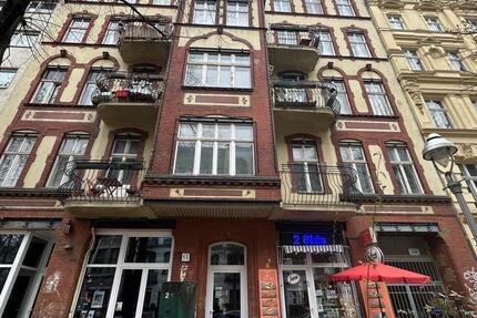 Schönes WG Zimmer Nähe HBF mit Balkon !!