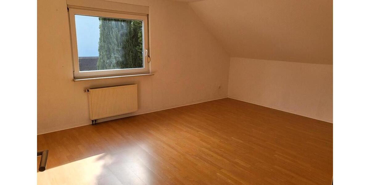Dachgeschoßwohnung Siegen Weidenau - 4 Zimmer, 100 m&sup2;, 950&euro; | Angebot:24994316