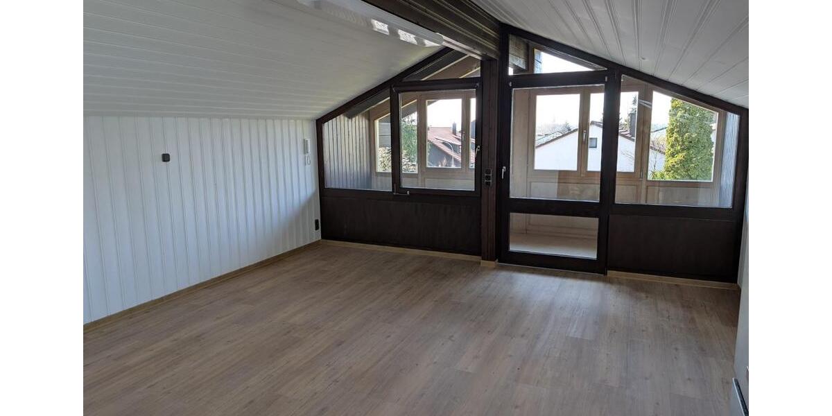 Dachgeschoßwohnung Landau an der Isar - 2 Zimmer, 35 m&sup2;, 480&euro; | Angebot:25794958