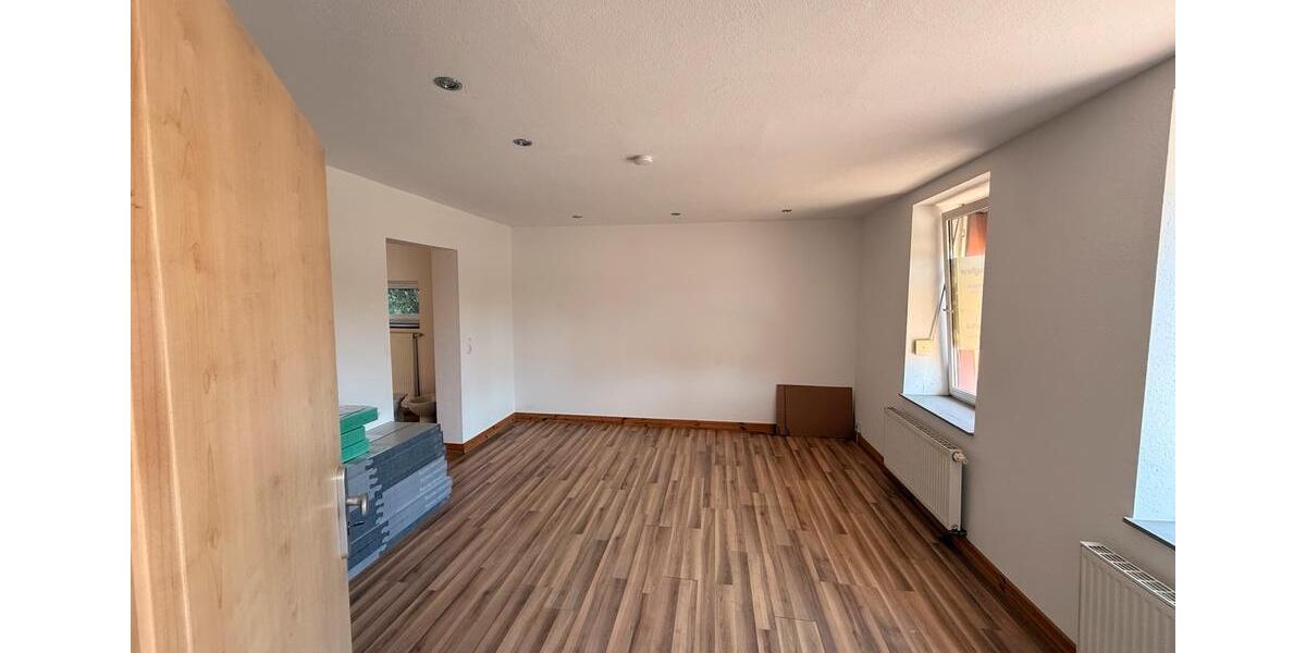 Hochparterre Dillingen (Saar) - 2 Zimmer, 63 m&sup2;, 580&euro; | Angebot:26156521