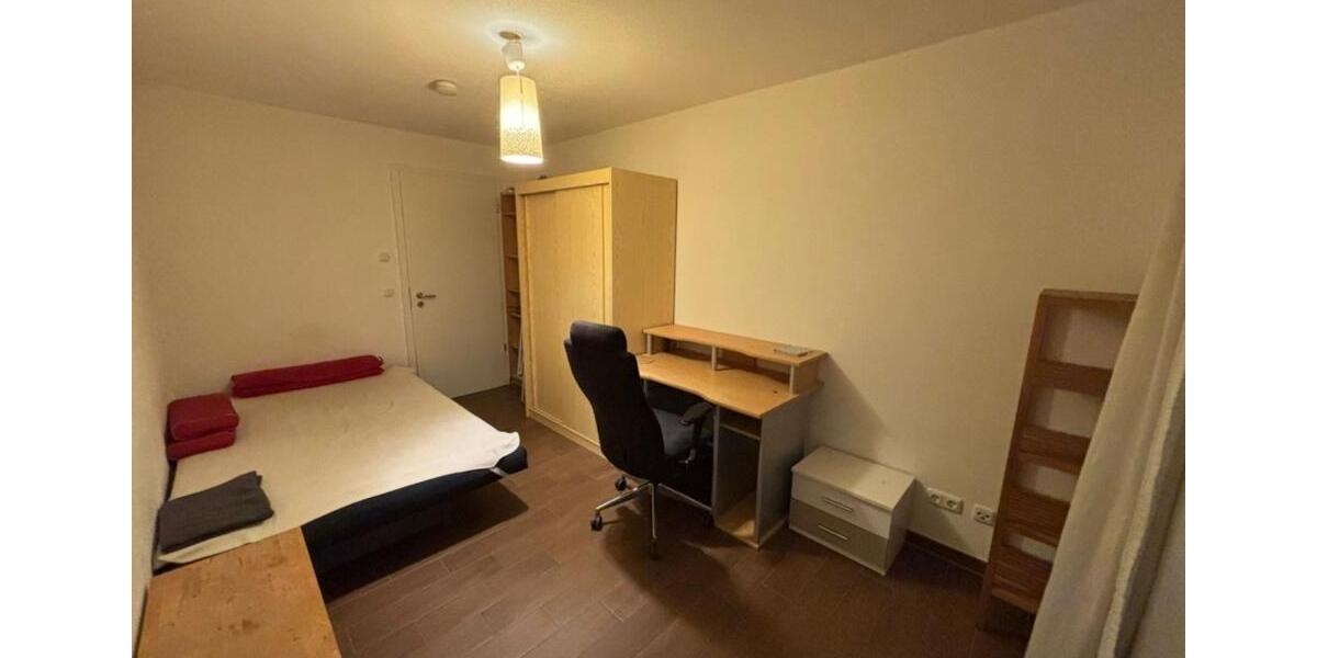 Etagenwohnung Gilching - 4 Zimmer, 105 m&sup2;, 600&euro; | Angebot:25050029