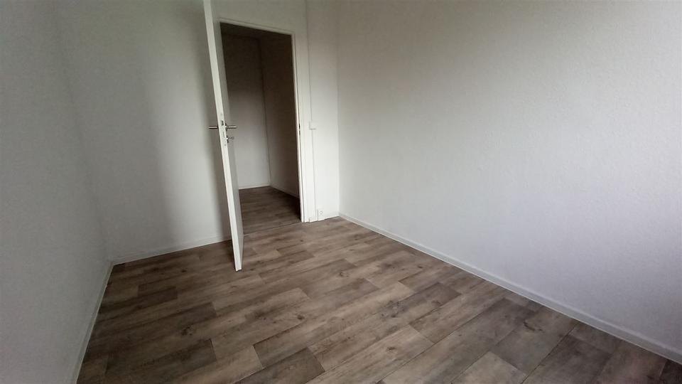 Etagenwohnung Crimmitschau - 4 Zimmer, 82 m&sup2;, 490&euro; | Angebot:20461486