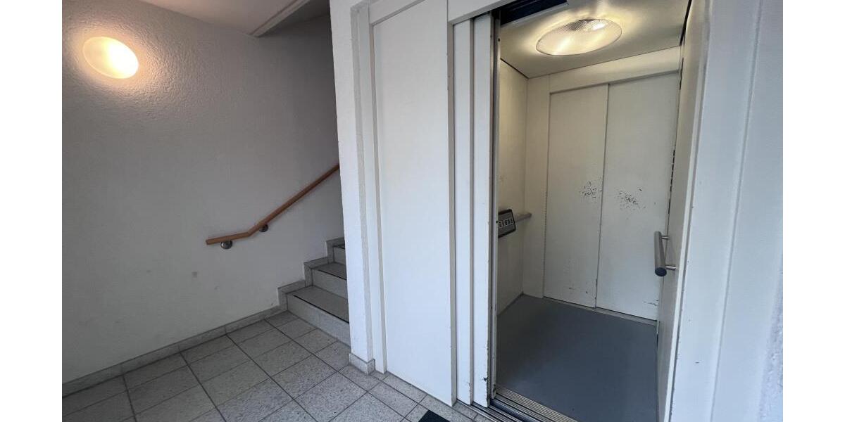 Barrierefreies Wohnen mit Aufzug im Zentrum von Weida! 3-Raum-EG-Wohnung mit Balkon! - Etagenwohnung Weida Liebsdorf | Angebot:26887891