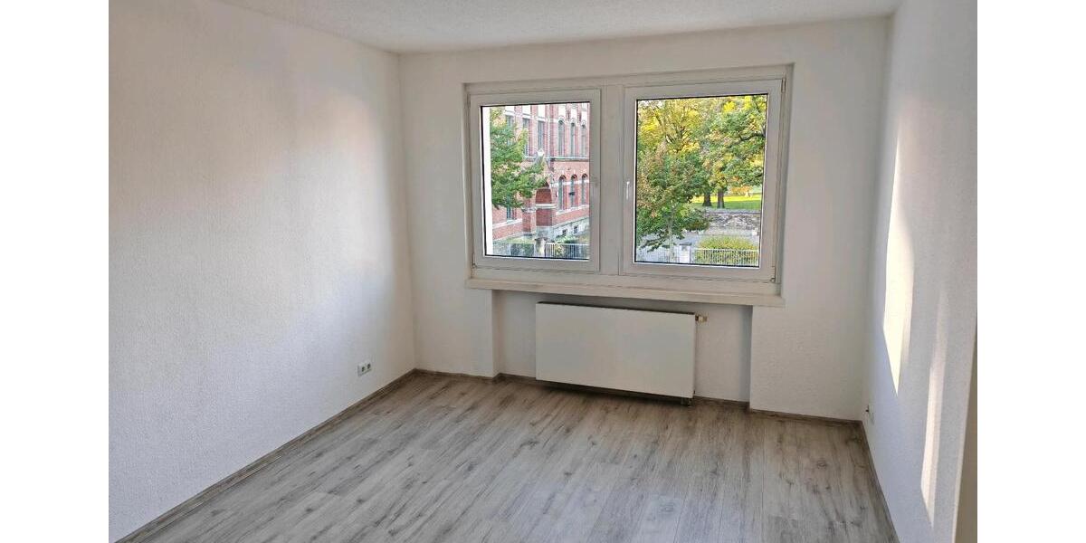 Hochparterre Dessau-Roßlau Dessau - 5 Zimmer, 84 m&sup2;, 630&euro; | Angebot:26545379