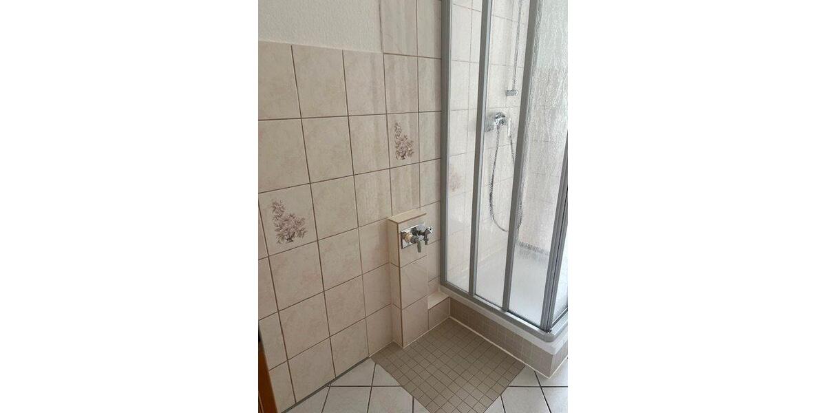 Etagenwohnung Hohenmölsen - 3 Zimmer, 60 m&sup2;, 280&euro; | Angebot:25991449