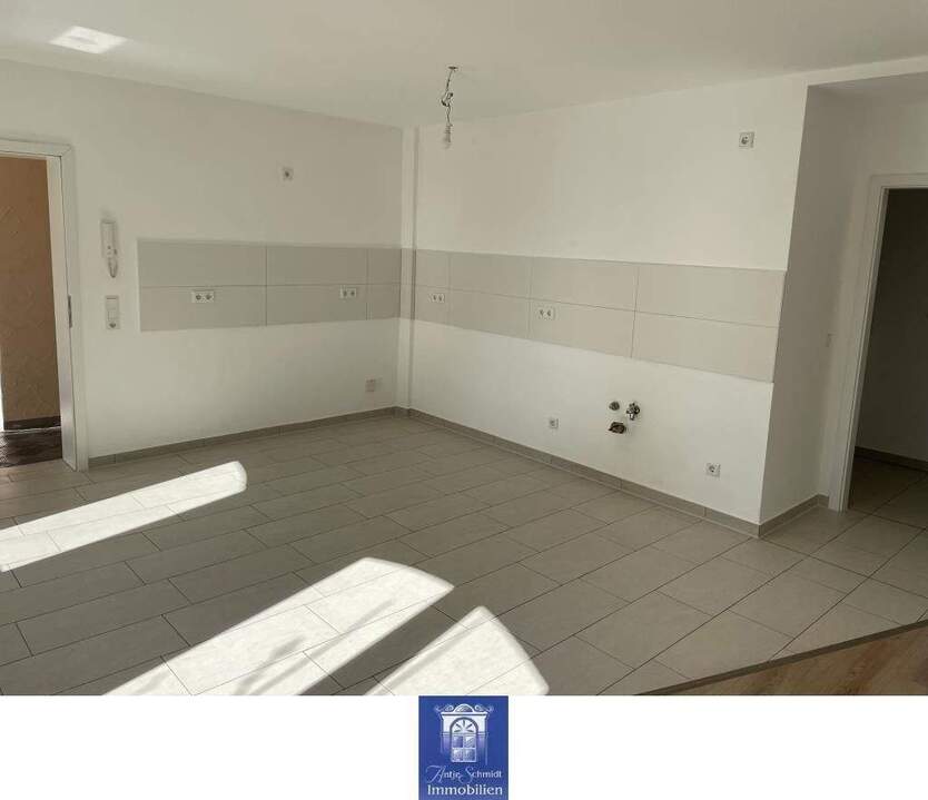 Helle Wohnung im Hinterhaus! Schöne Terrasse und Tageslichtbad mit Wanne! 2 zimmer