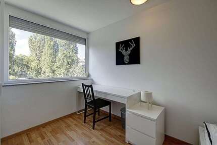 WG-Zimmer in Stuttgart 525 € 8 m² zimmer