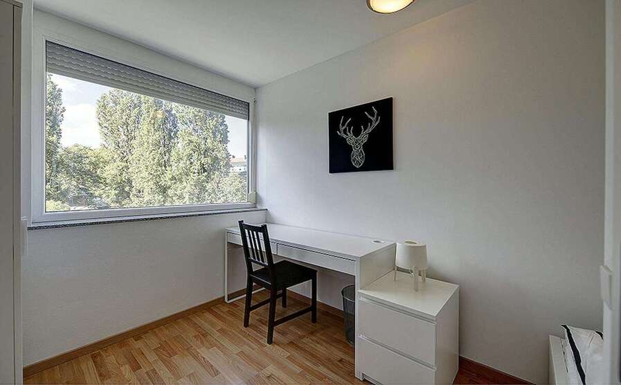 WG-Zimmer in Stuttgart 525 € 8 m² zimmer