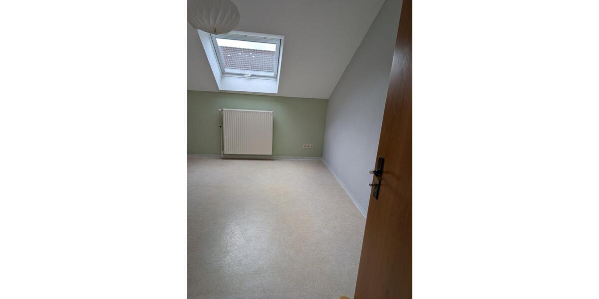 Dachgeschoßwohnung Delligsen - 3 Zimmer, 88 m&sup2;, 440&euro; | Angebot:26537974