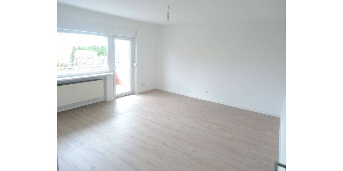 Renovierte und helle Erdgeschosswohnung mit Balkon in stadtnaher Wohnlage 2 zimmer