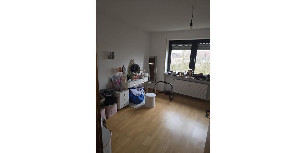 Erdgeschoßwohnung Regensburg Ganghofersiedlung - 4.5 Zimmer, 130 m&sup2;, 1.400&euro; | Angebot:25614804