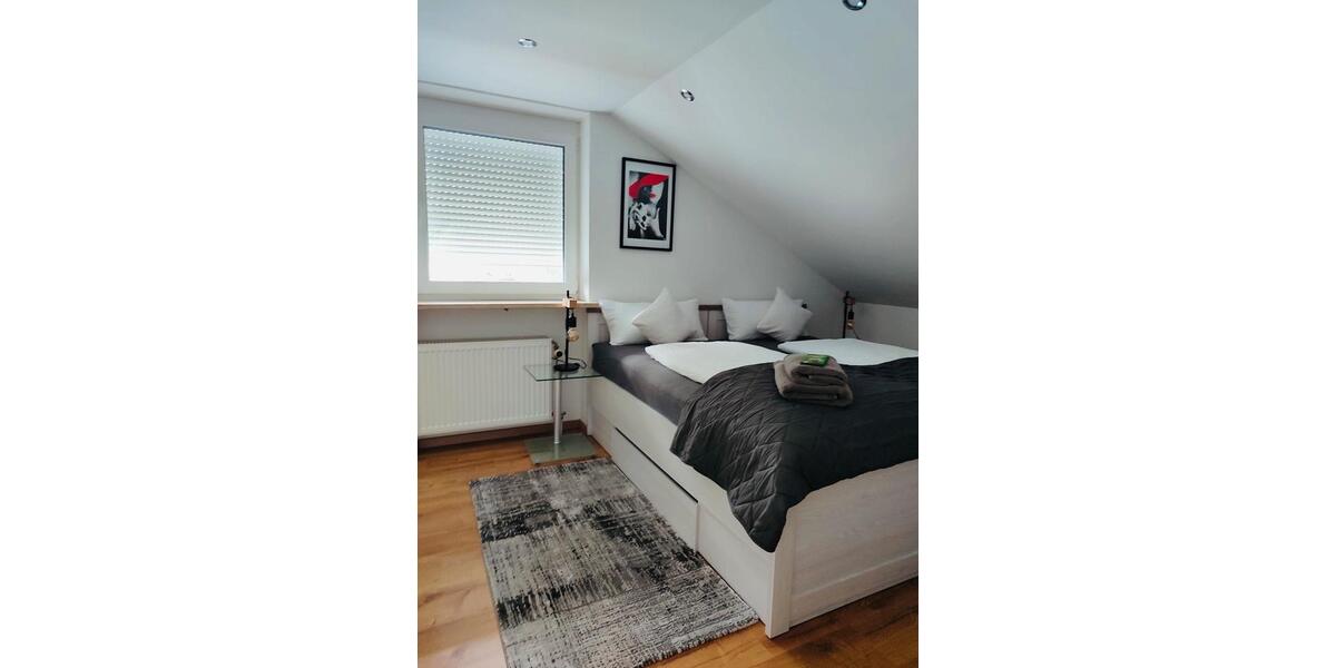 Dachgeschoßwohnung Pocking - 2 Zimmer, 80 m&sup2;, 980&euro; | Angebot:25812660