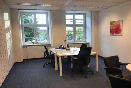 Coworking-Desk im UNESCO-Backsteinbau Hamburg Altstadt - flexibel registrierbar zimmer