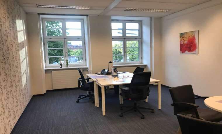 Coworking-Desk im UNESCO-Backsteinbau Hamburg Altstadt - flexibel registrierbar zimmer