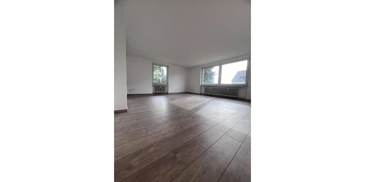 Etagenwohnung Siegen - 5 Zimmer, 111 m&sup2;, 1.150&euro; | Angebot:26020529