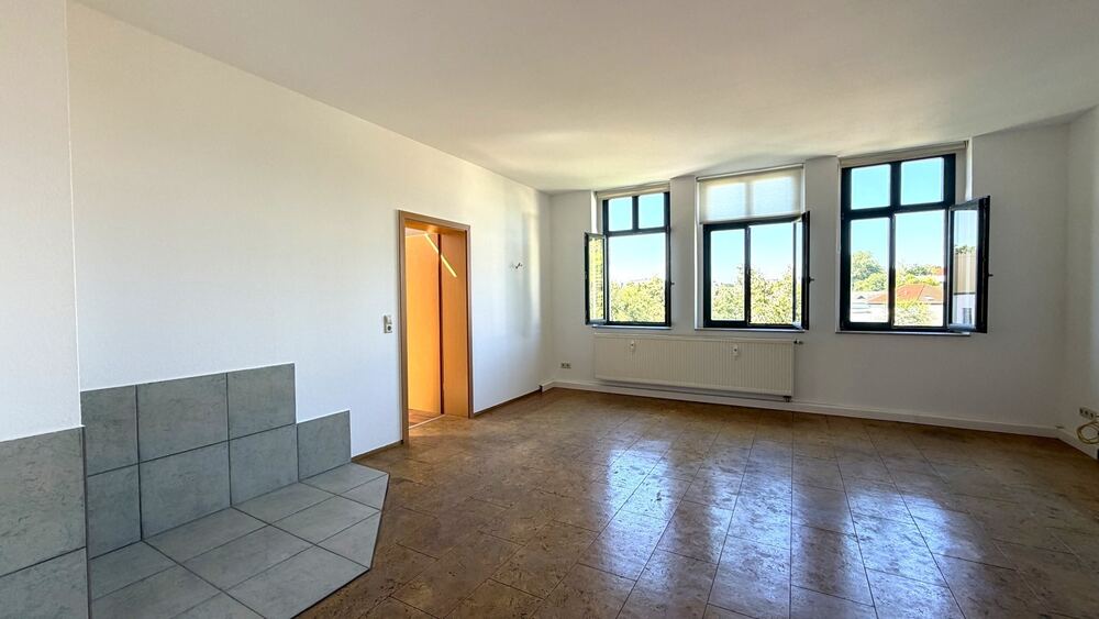 Zentral gelegene 3-Zimmer Wohnung im Dachgeschoss mit Einbauküche - Dachgeschoßwohnung Mittweida Rößgen | Angebot:27207669