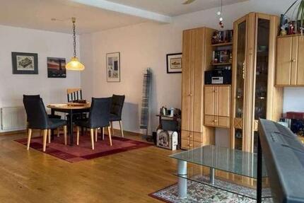 3 Zimmer, direkt am Puiseauxplatz + Balkon + Carport +Einbauküche 3 zimmer