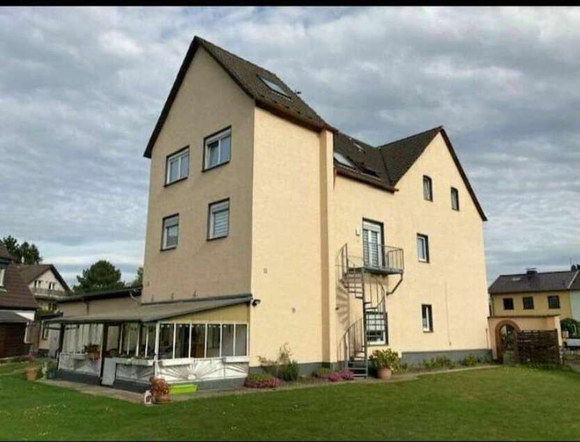 Wohnung zum Mieten in Bergisch Gladbach 950 € 90 m²