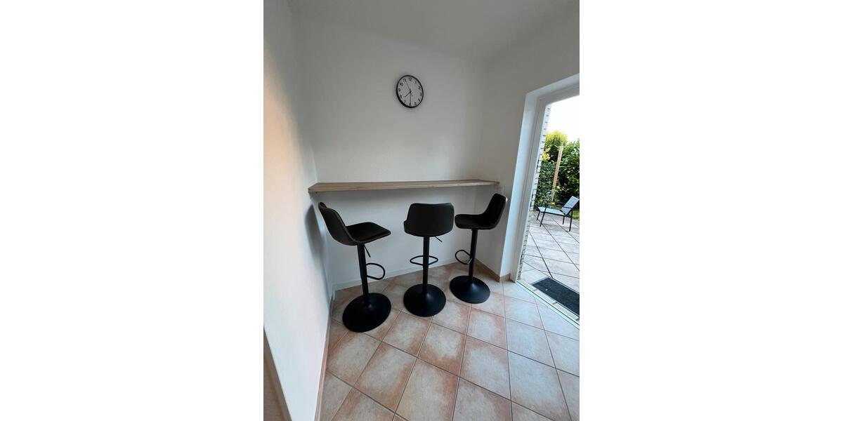 Wohnen auf Zeit Elmshorn - 4 Zimmer, 1 m&sup2;, 350&euro; | Angebot:24841043