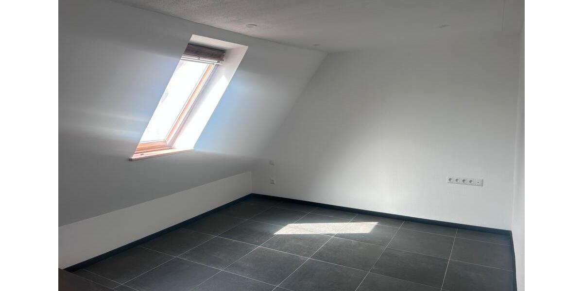 Dachgeschoßwohnung Meitingen - 3.5 Zimmer, 70 m&sup2;, 790&euro; | Angebot:25930175