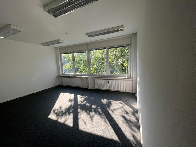 Gewerbeflächen 25,40 qm in Eggersdorf zu vermieten 3. OG zimmer